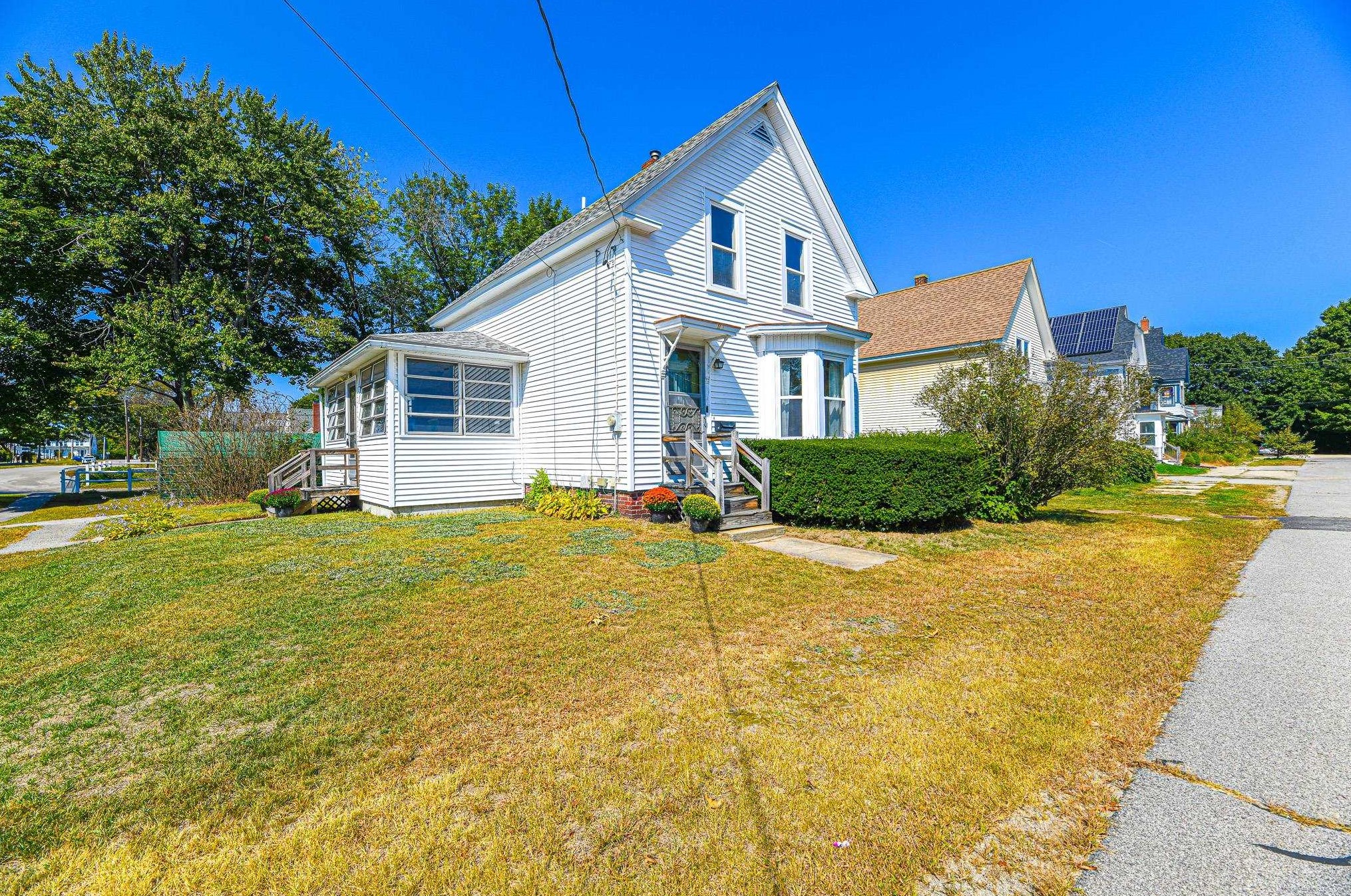 7 Farrington St, Rochester, NH 03867