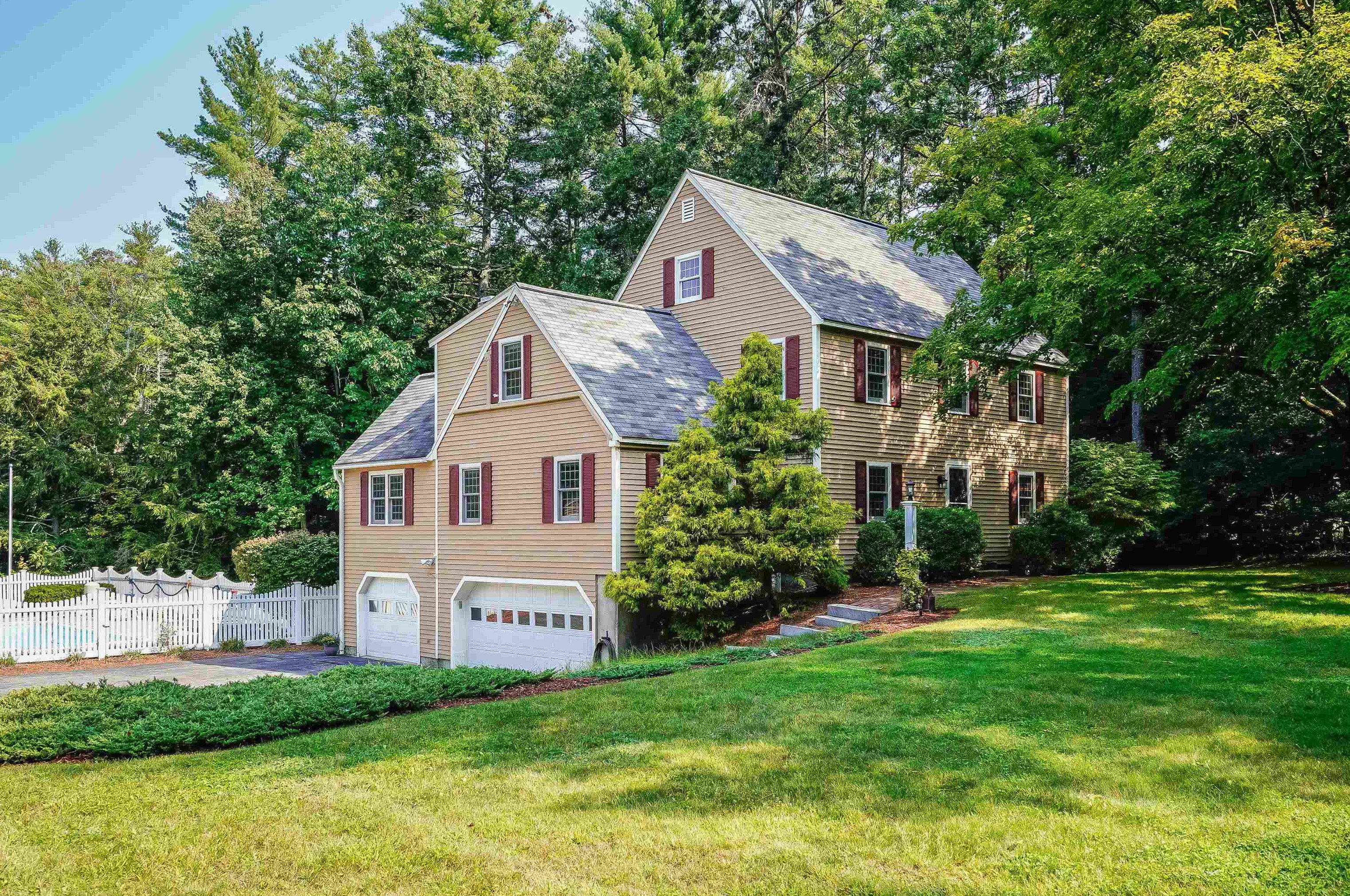 127 Rideout Rd, Hollis, NH 03049