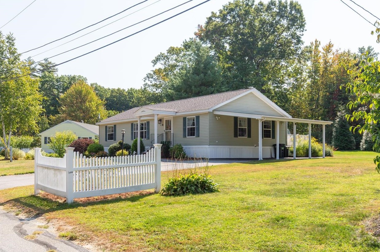 58 Campbell St, Salem, NH 03079