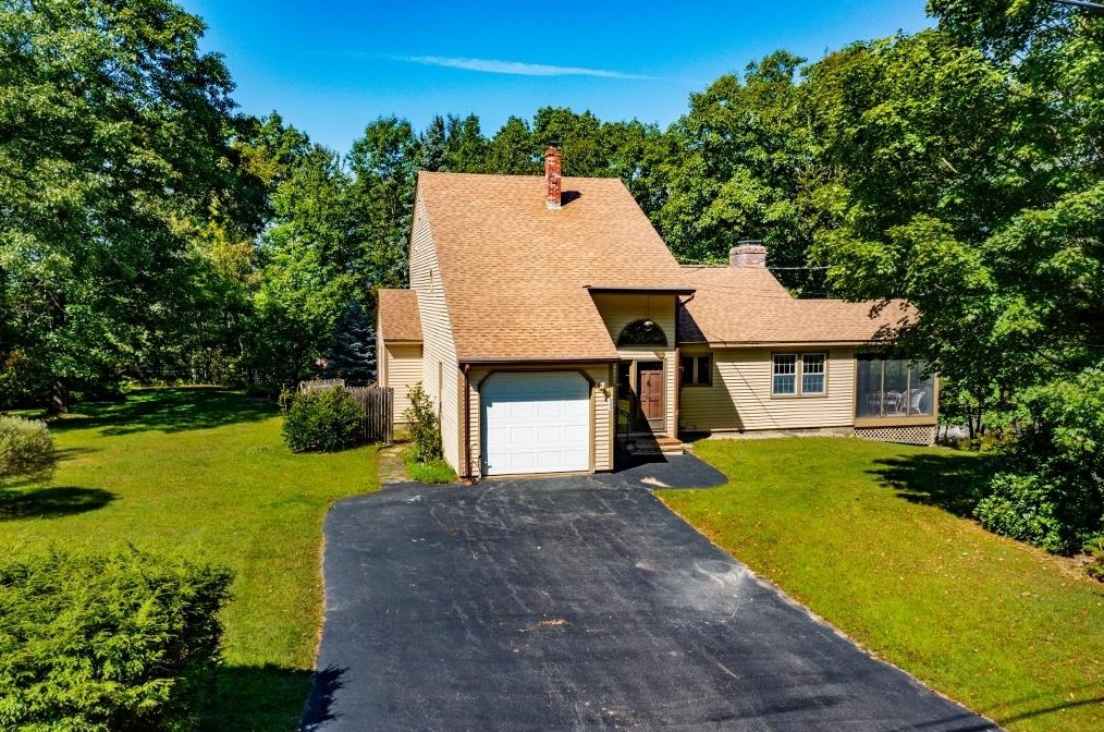 325 Upper Birch Dr, Bridgewater, NH 03222