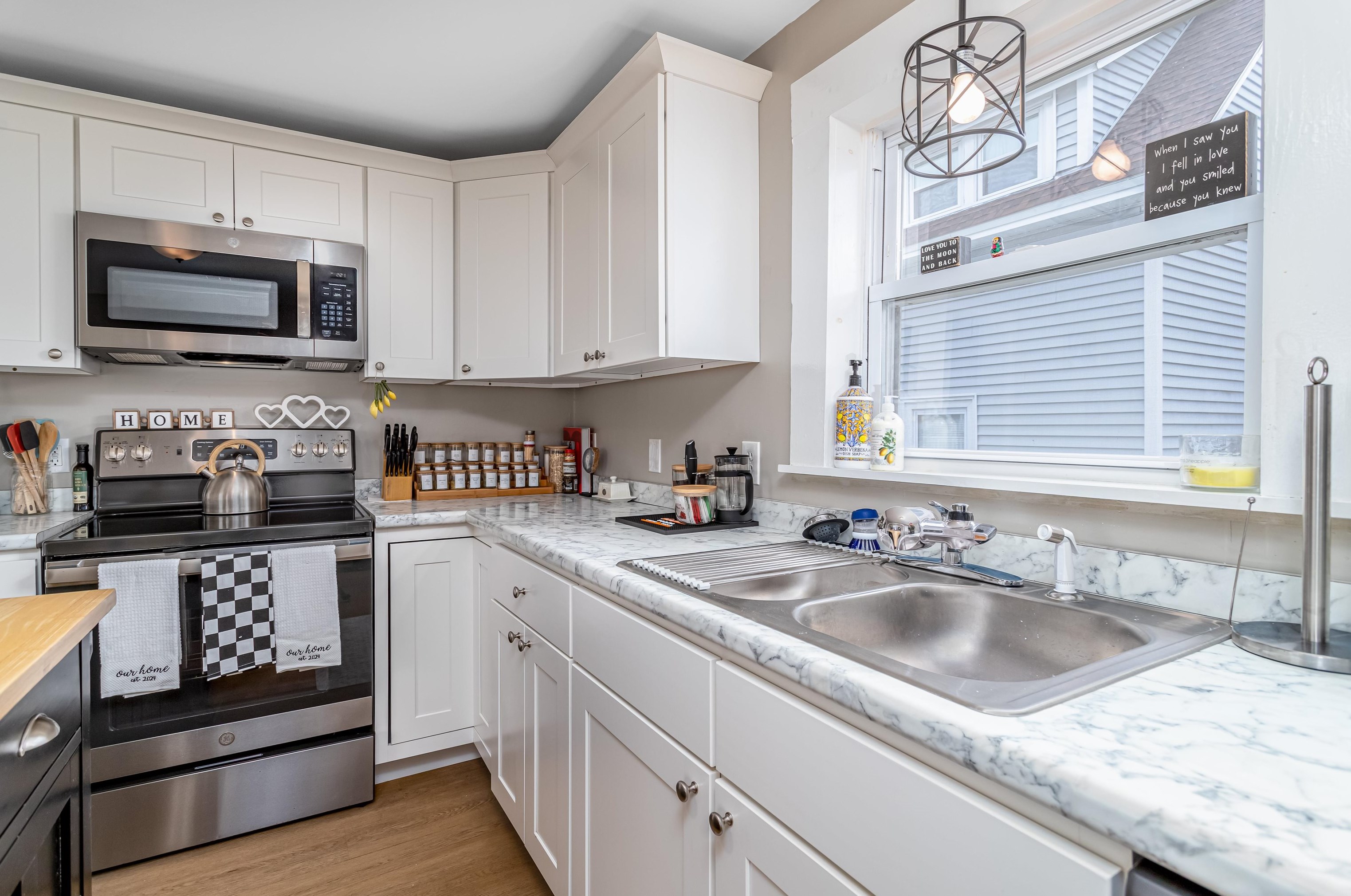 80 Sagamore St, Manchester NH  03104-3661 exterior