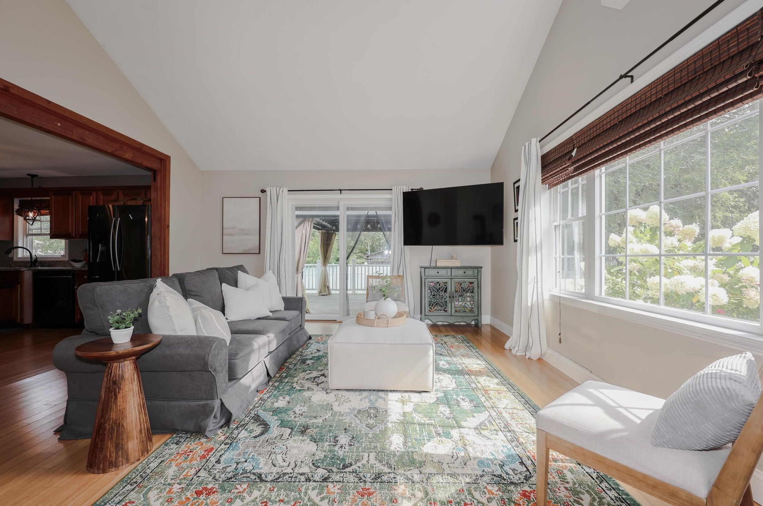 2 Wedgewood Dr, Concord, NH 03301