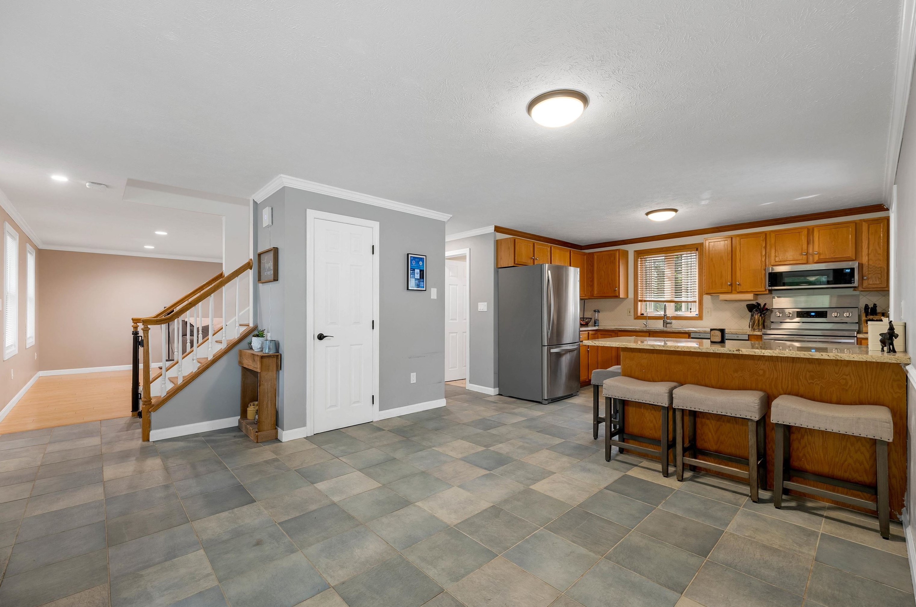 53 Old Town Rd, Weare, NH 03281