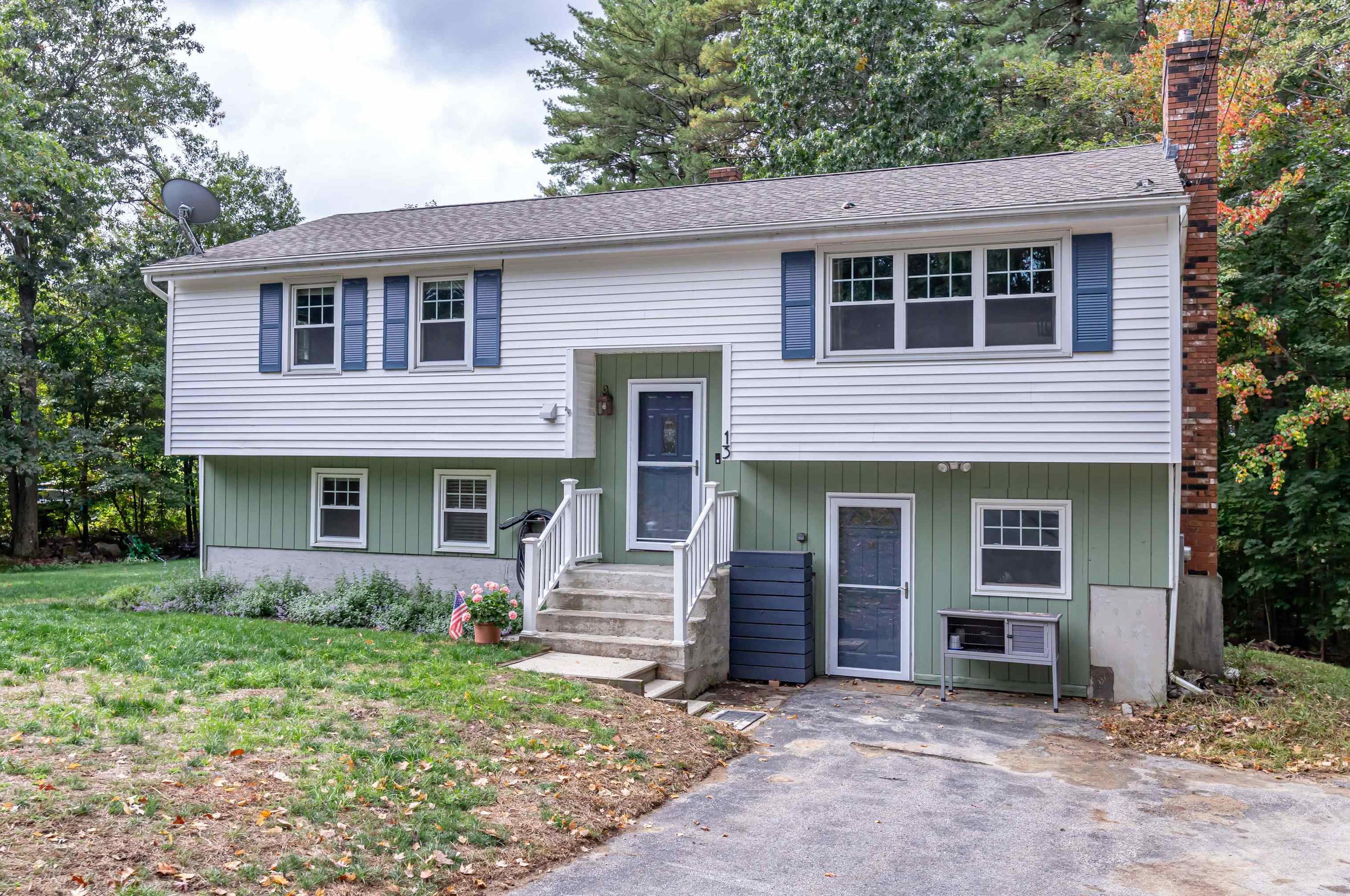13 Lubern Ave, Allenstown, NH 03275
