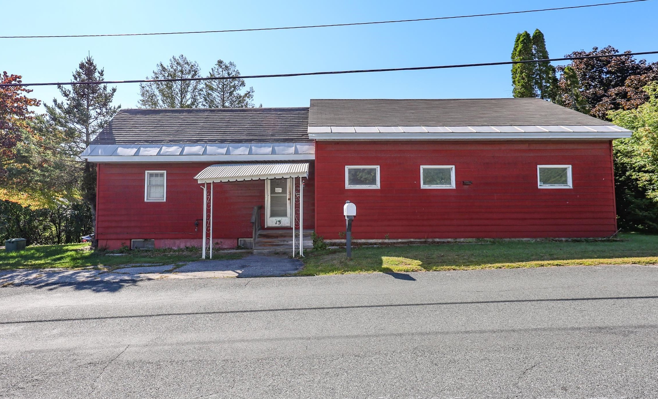 15 Old Brattleboro Rd, Hinsdale, NH 03451