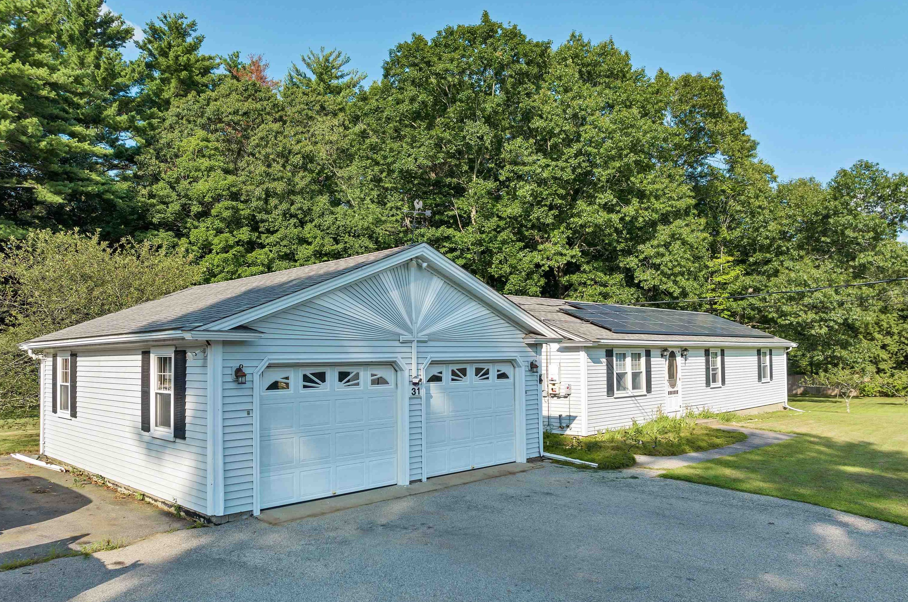 31 Highland St, Newton, NH 03858-3604