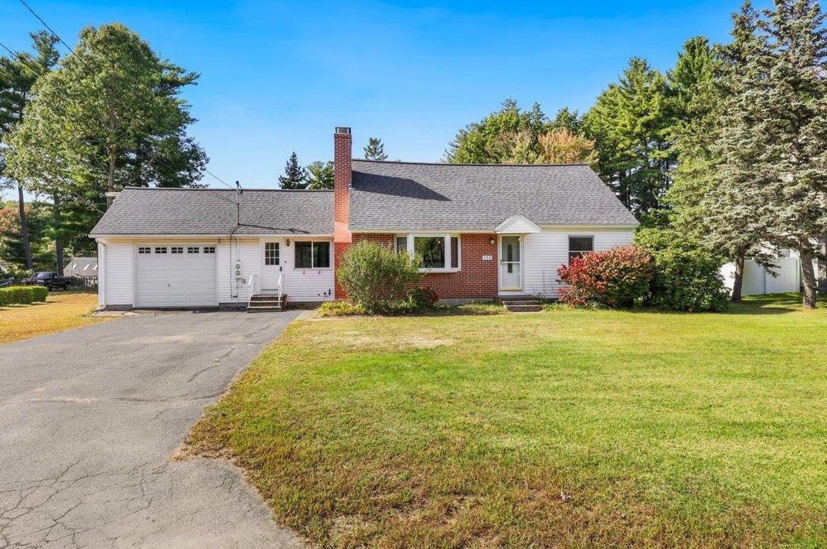 159 Dunstable Rd, Nashua, NH 03062 exterior