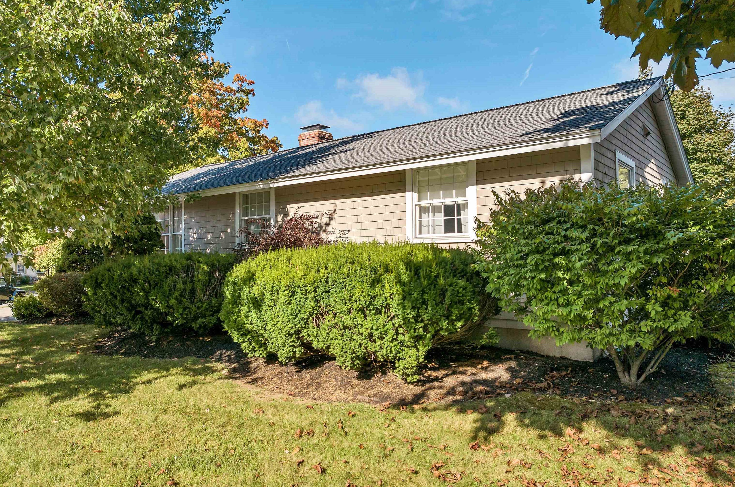 2 Godfrey Ave, Hampton, NH 03842