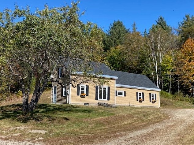 8 Plain Rd, Dummer, NH 03588