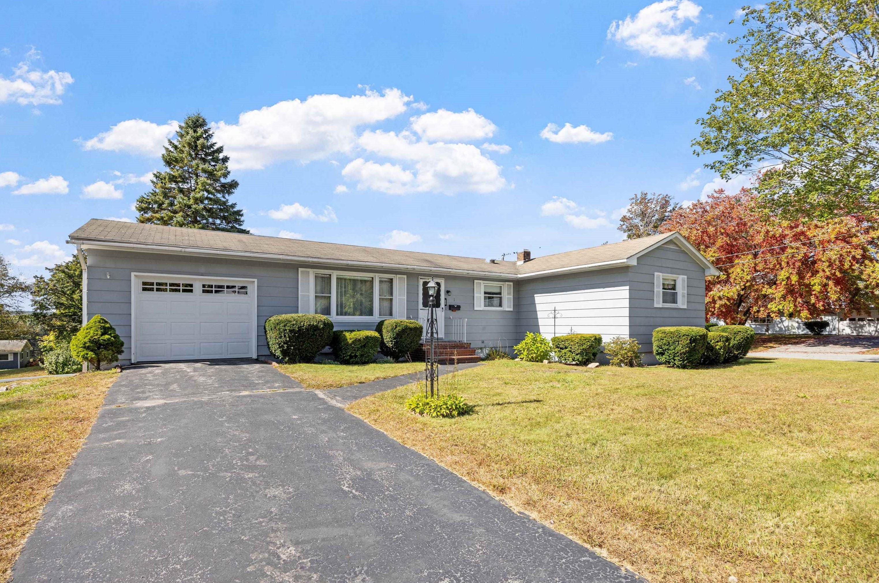 1 Renarl Ave, Allenstown, NH 03275