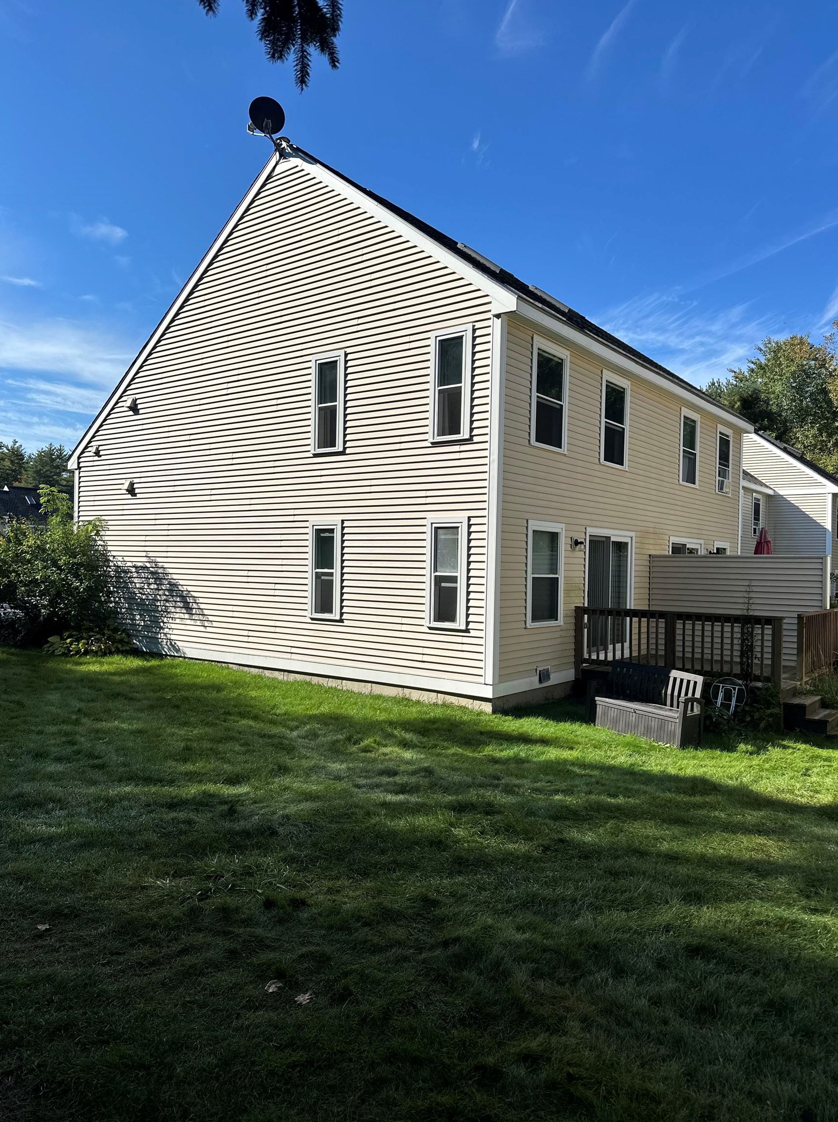2 Great Falls Dr, Concord, NH 03303