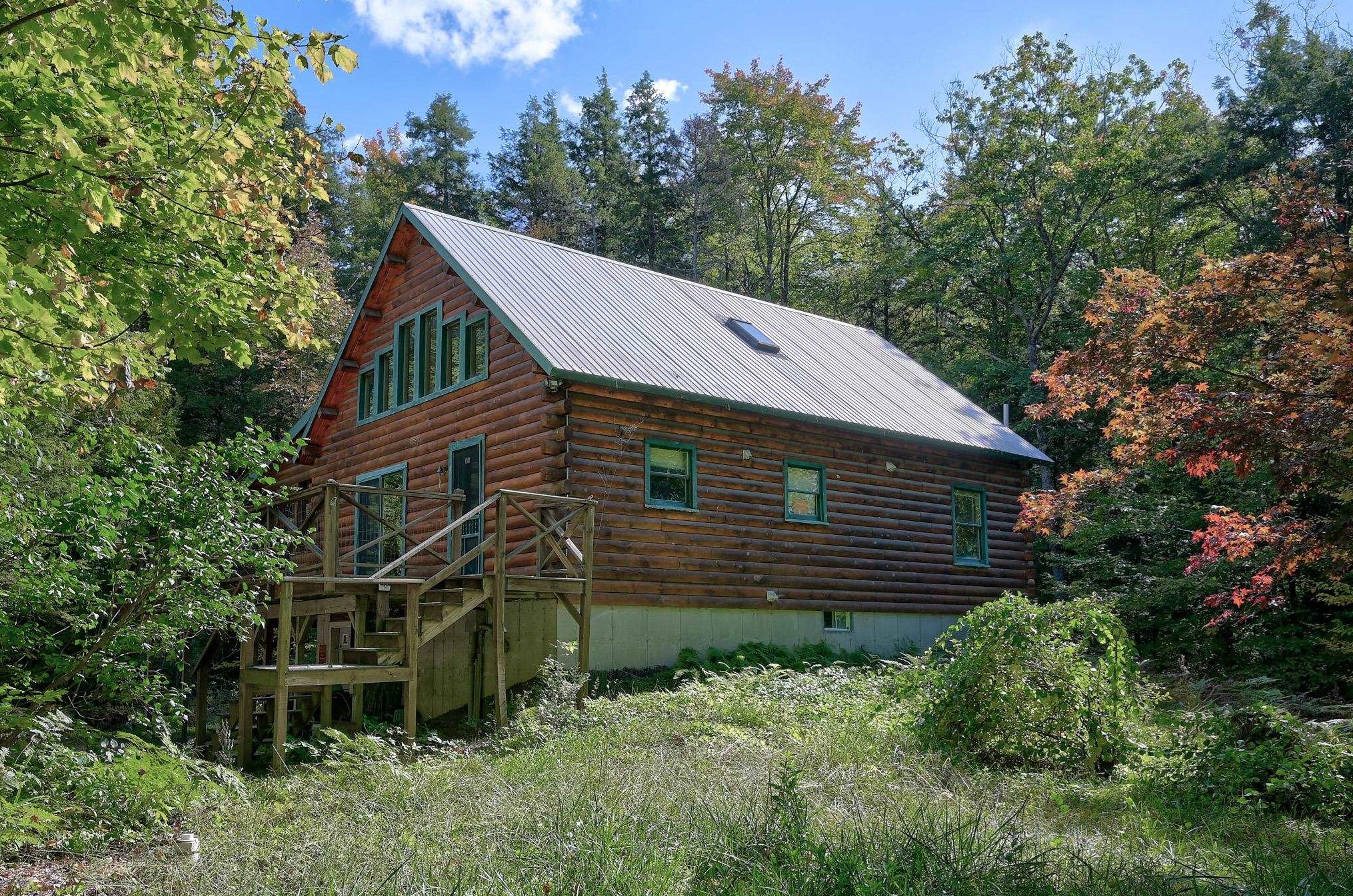 401 Pequawket Dr, Conway, NH 03818