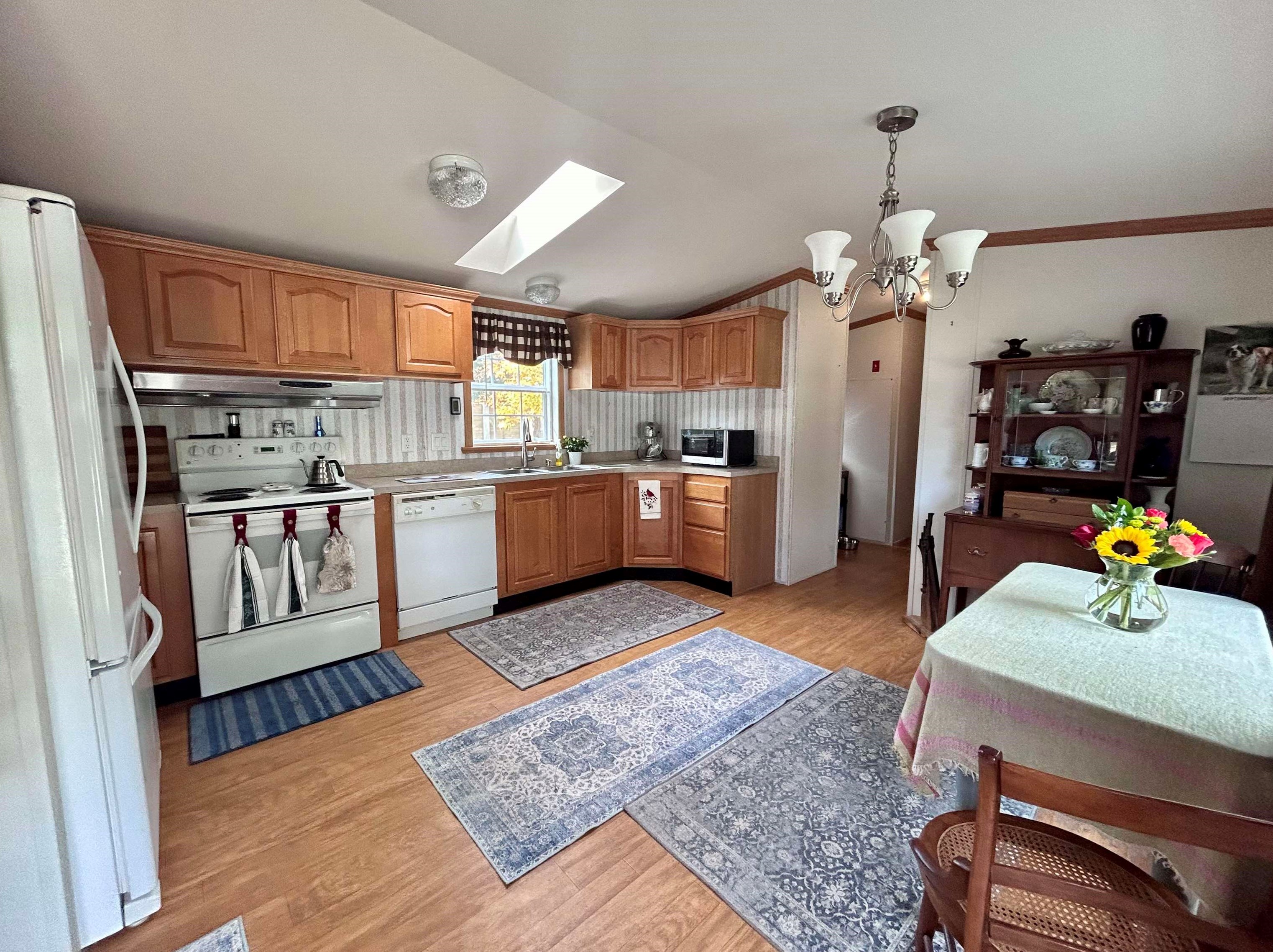 6 S Fuchsia Dr, Rochester, NH 03867