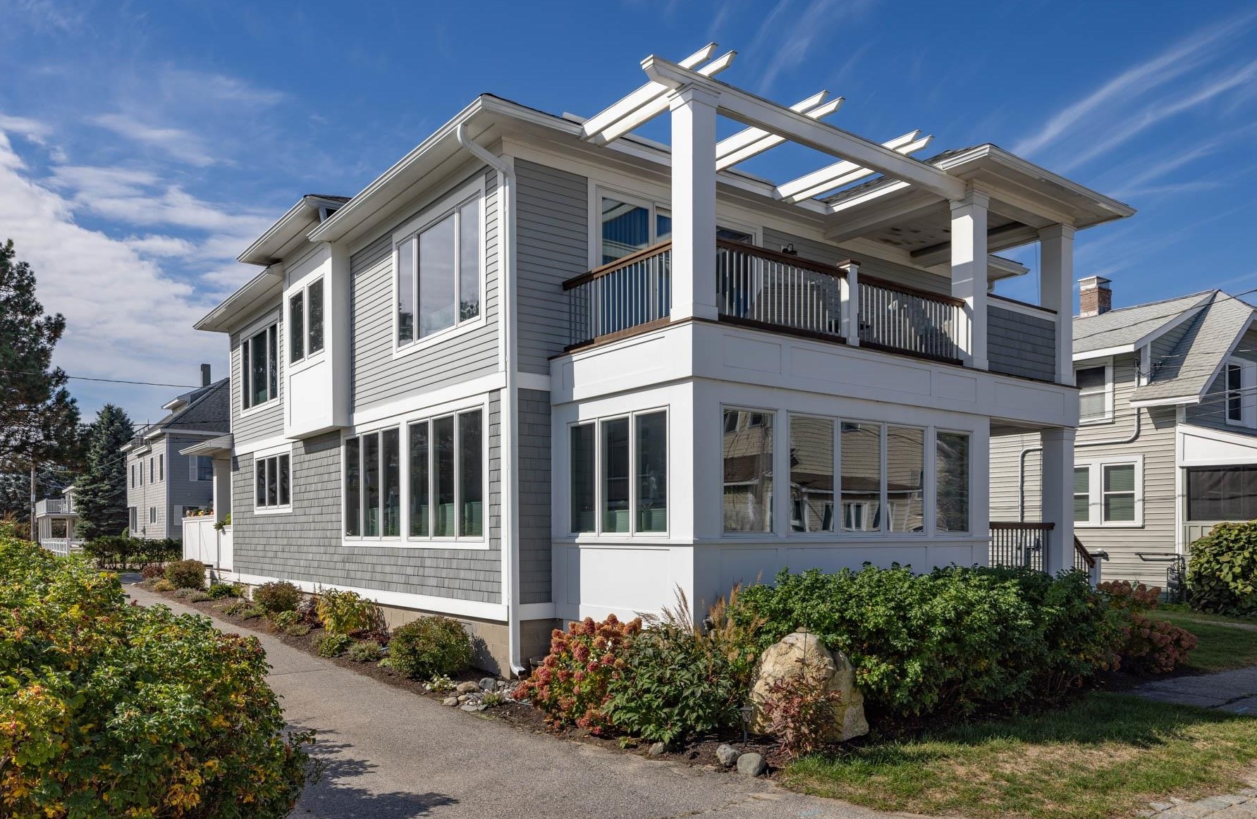 7 Shaw St, Hampton, NH 03842