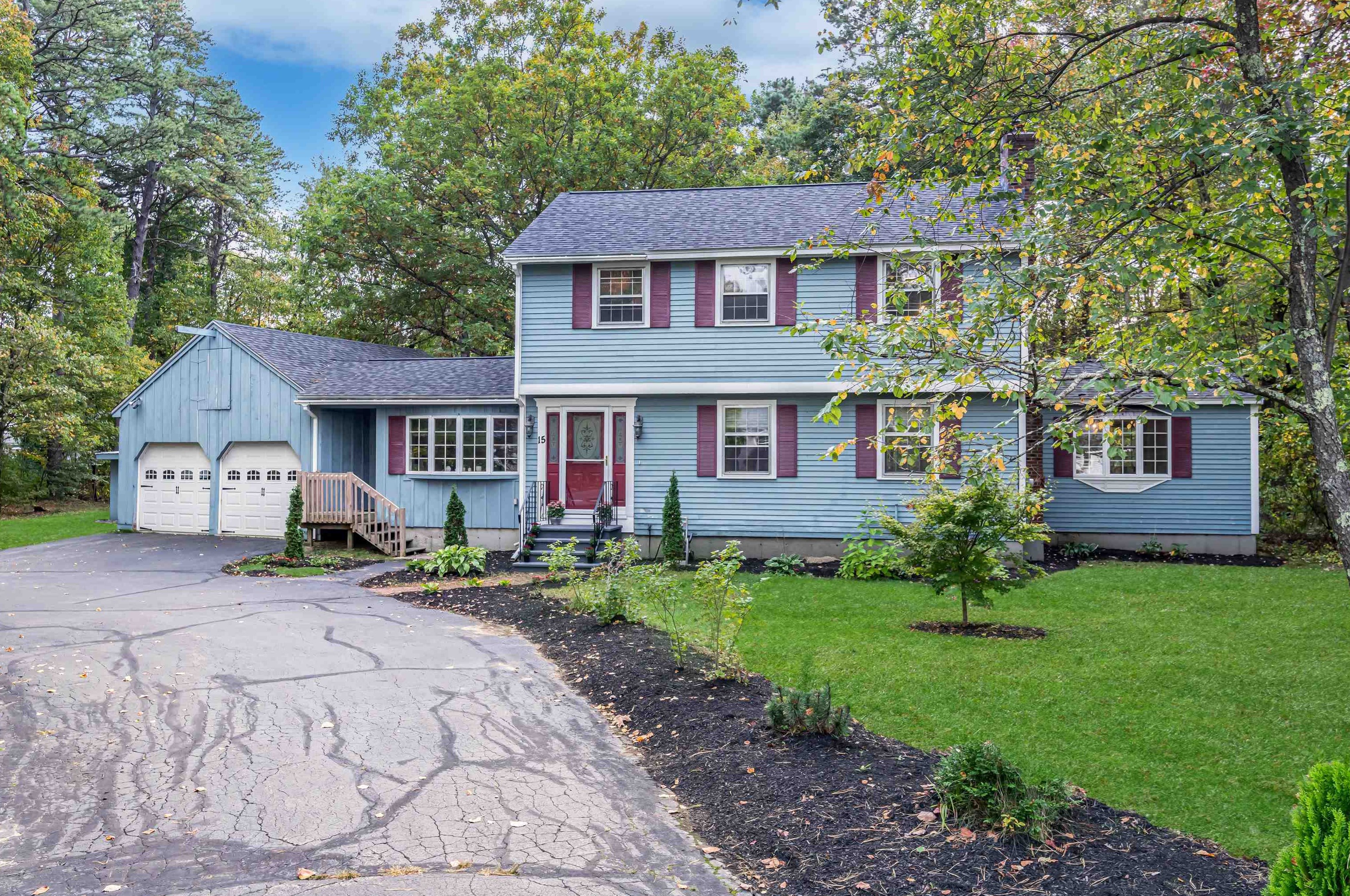 15 Hickory Dr, Amherst, NH 03031