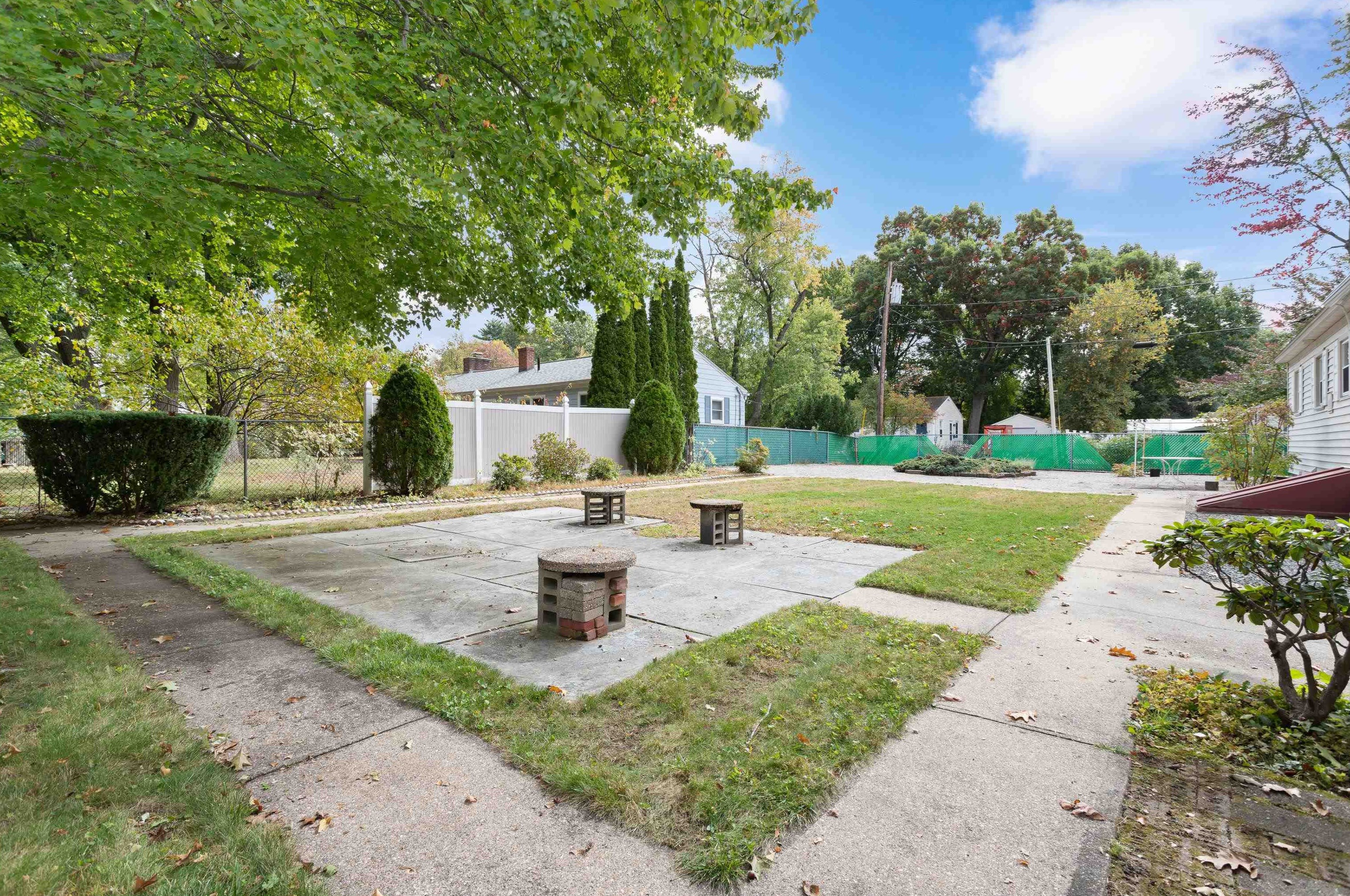 176 Porter St, Manchester NH 03103-2839 exterior