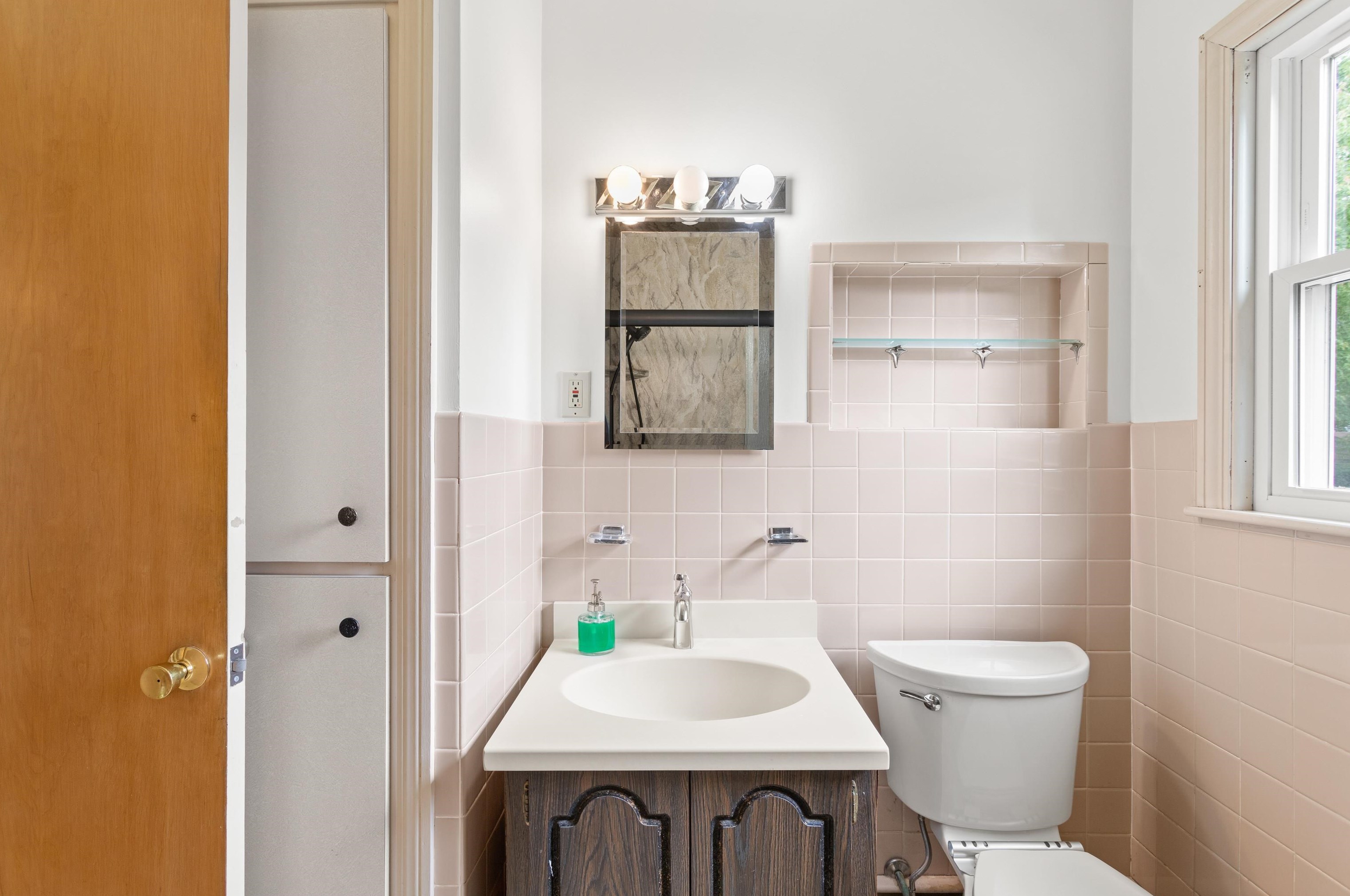 176 Porter St, Manchester NH 03103-2839 exterior