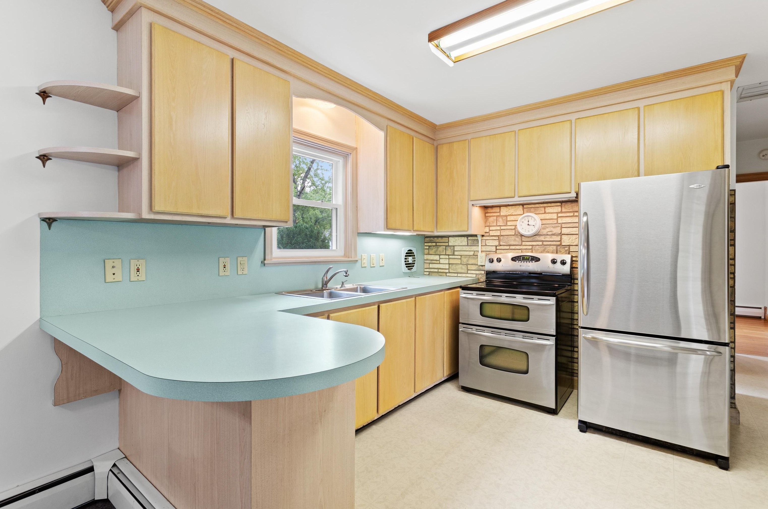 176 Porter St, Manchester NH 03103-2839 exterior