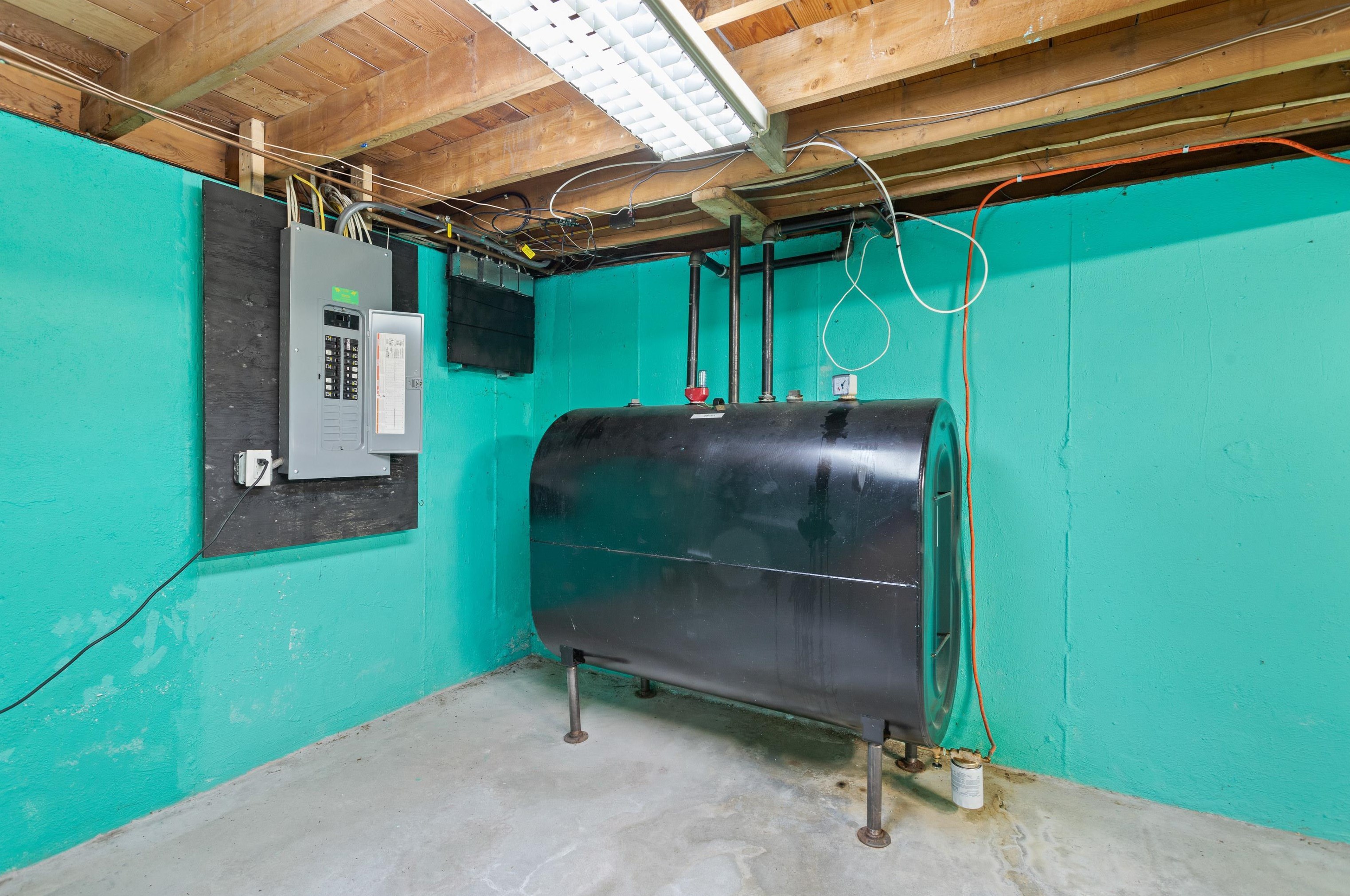 176 Porter St, Manchester NH 03103-2839 exterior