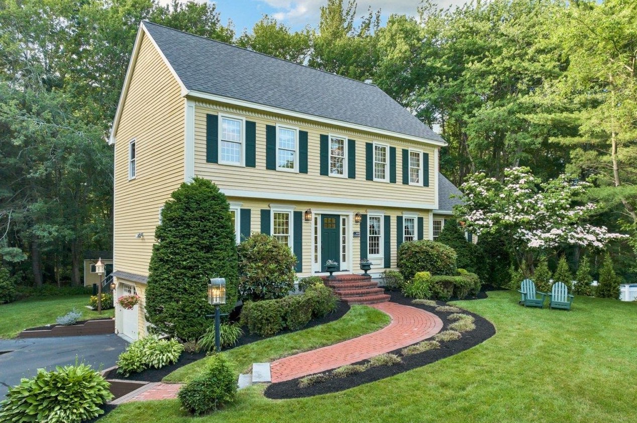 25 Alexander Dr, Hampton, NH 03842