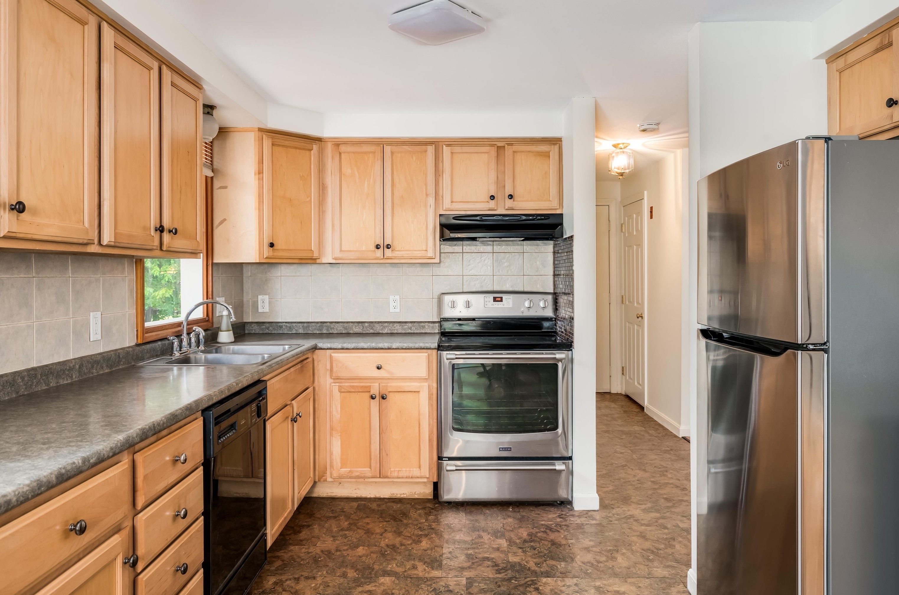 9 Spruce Ln, Dover, NH 03820