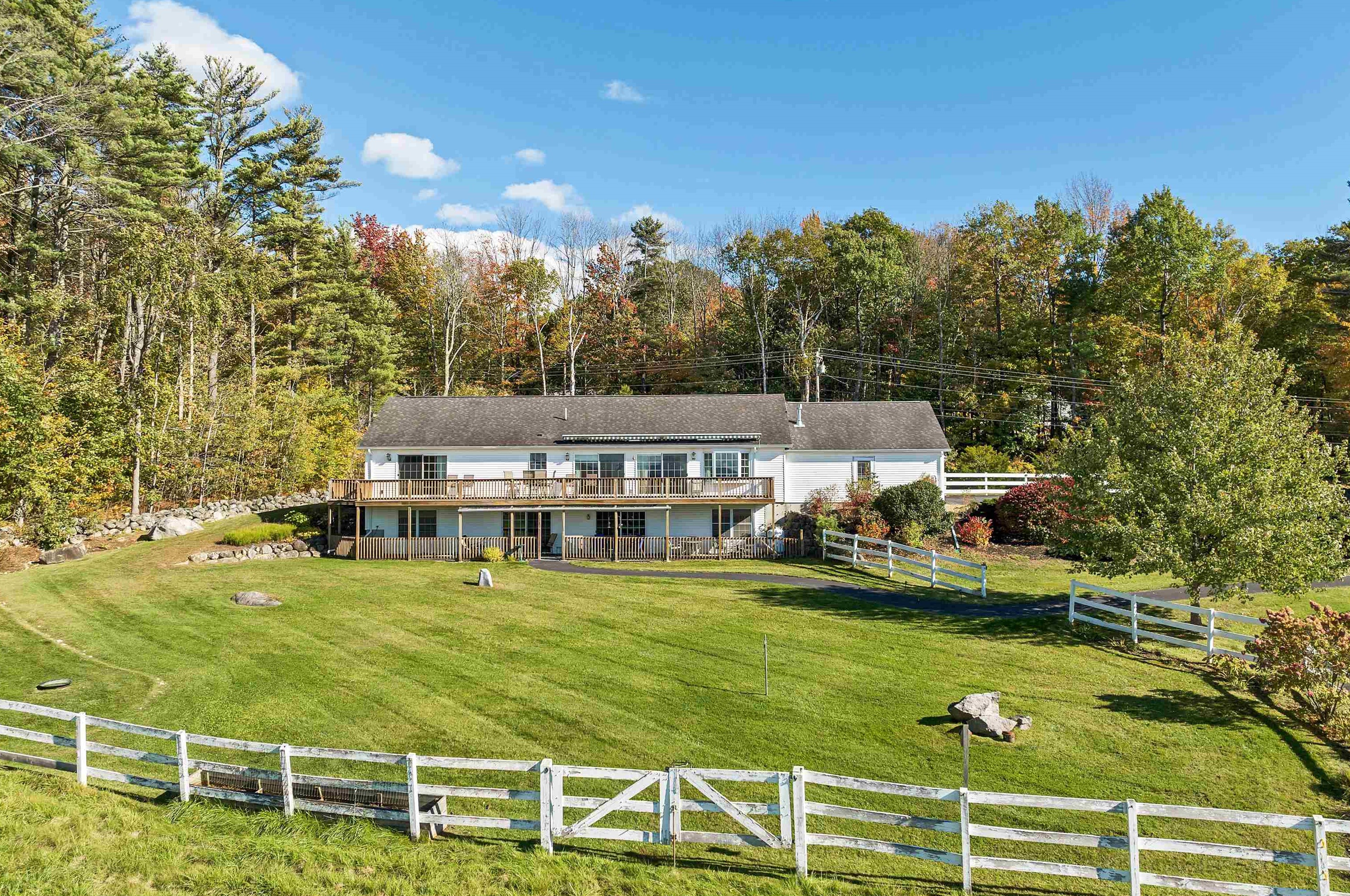 196 Ledge Hill Rd, Tuftonboro, NH 03816