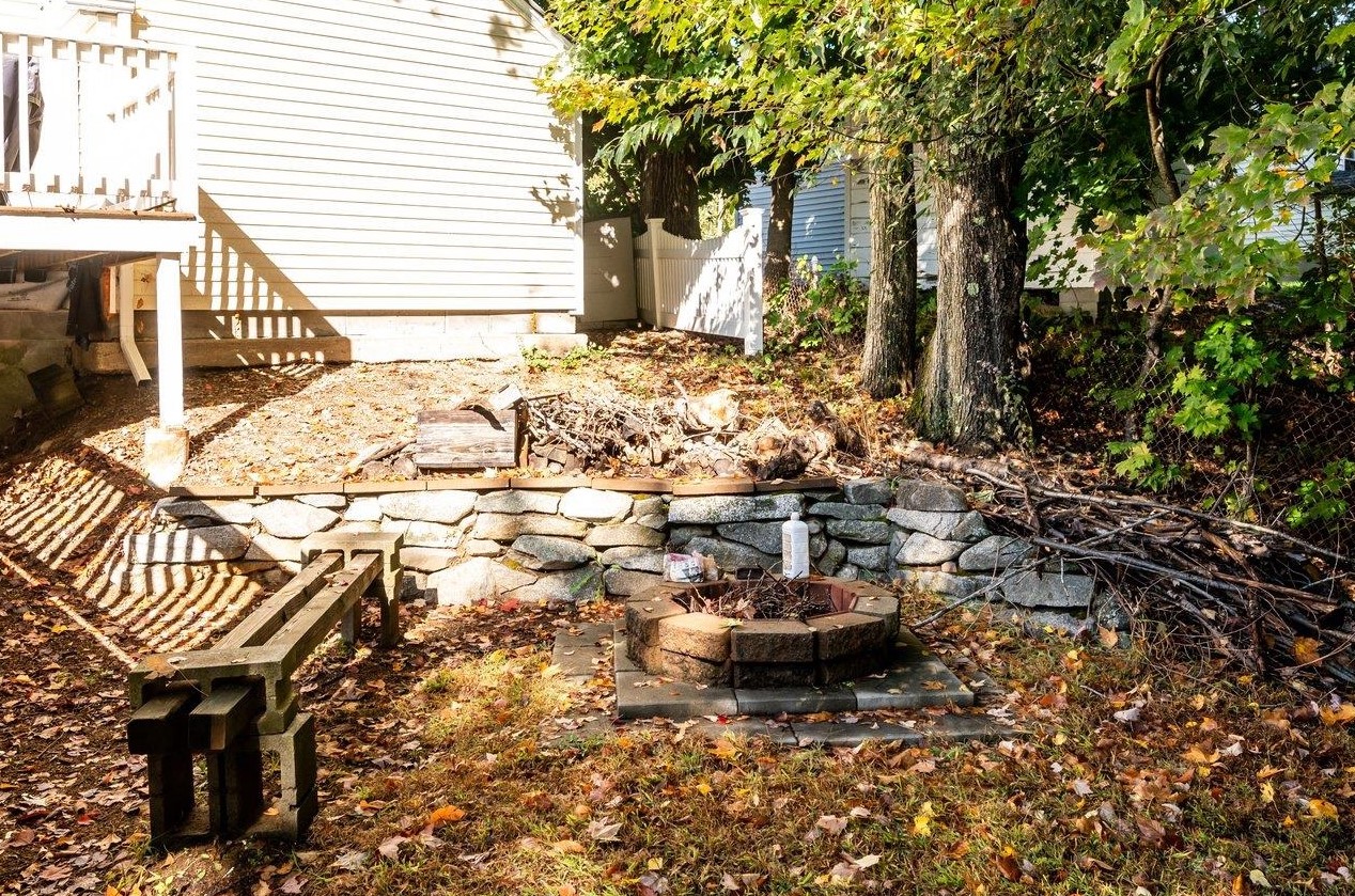 146 Back Riv Rd, Dover NH exterior