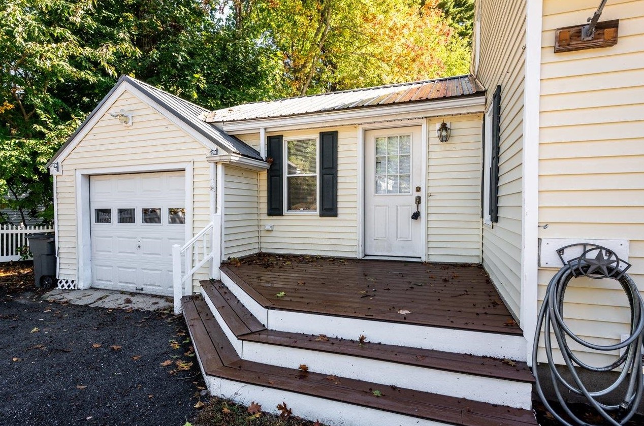 146 Back River Rd, Dover, NH 03820-4415