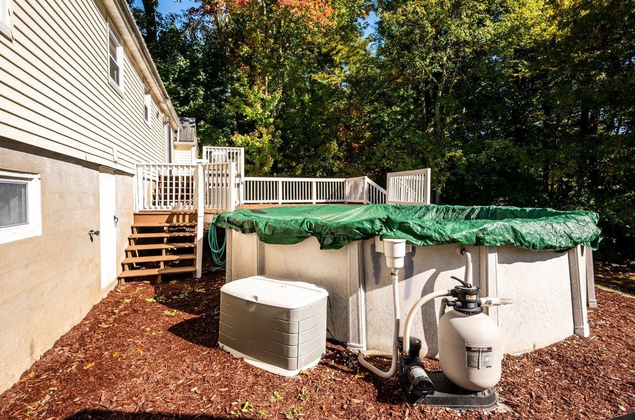 146 Back Riv Rd, Dover NH exterior