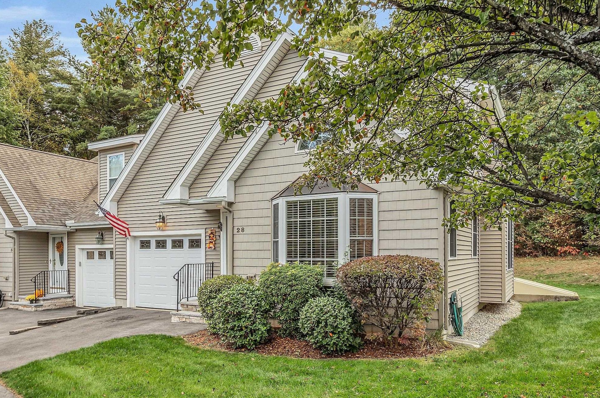 28 Town Village Dr, Salem, NH 03079