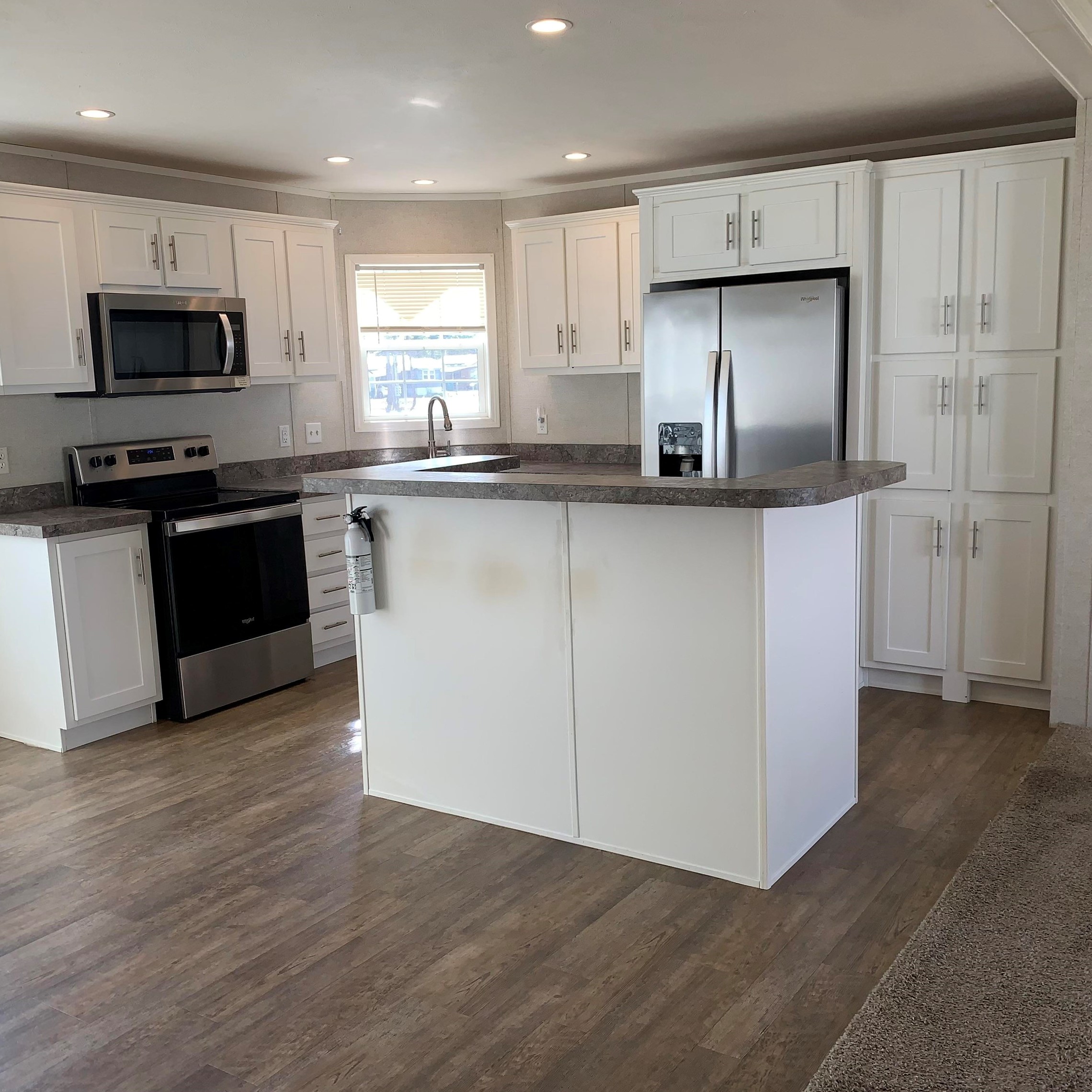 28 Riverview Dr, Rochester, NH 03867