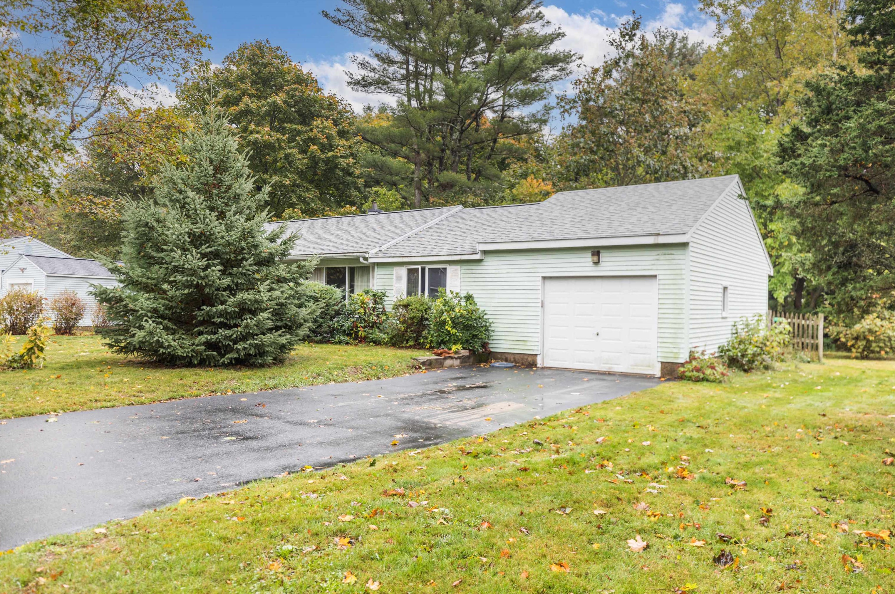 40 Leavitt Rd, Hampton, NH 03842