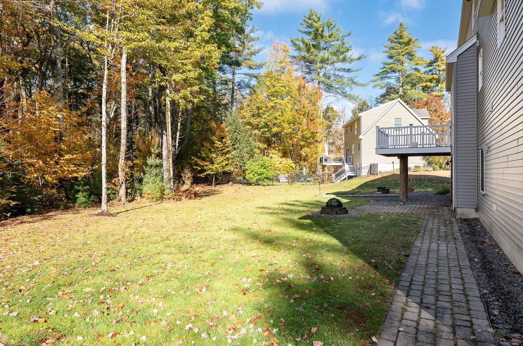156 Old Rochester Rd, Somersworth, NH 03878-1124