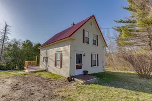 59 Parker Rd, Carroll, NH 03598 - Photo 2