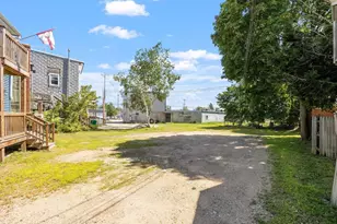 45 Hanson St, Rochester, NH 03867 - Photo 38