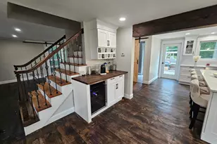 436 Mammoth Rd, Pelham, NH 03076 - Photo 8