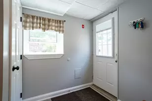15 Maple St, Kingston, NH 03848 - Photo 28