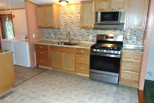 139 Rockingham Rd, Derry, NH 03038 - Photo 12