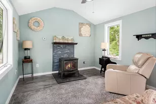 8 Bush Ave, Allenstown, NH 03275 - Photo 2