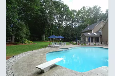 18 Hawthorne Road, Windham, NH 03087 - Photo 2