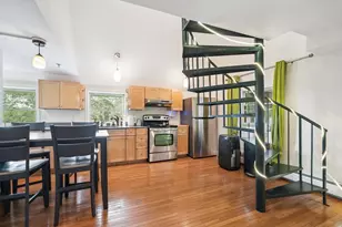 34 Floral Ave, Dover, NH 03820 - Photo 2
