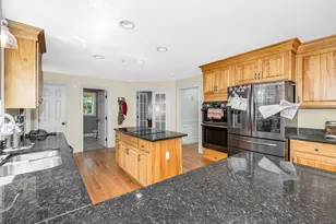 7 Oak Ridge Dr, Atkinson, NH 03811 - Photo 8