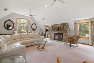 25 Chatfield Dr, Litchfield, NH 03052 - Photo 10