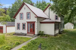 32 Union St, Hillsboro, NH 03244 - Photo 2