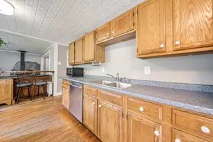 32 Union St, Hillsboro, NH 03244 - Photo 12