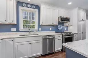 4 Sandy Point Rd, Barnstead, NH 03225 - Photo 8