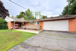 62 Ridge Ave, Claremont, NH 03743 - Photo 1