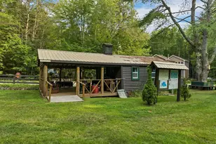 883 Center St, Wolfeboro, NH 03894 - Photo 4