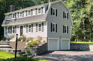 7 Oakwood St, Windham, NH 03087 - Photo 1