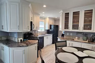 8 Barksdale Ave, Londonderry, NH 03053 - Photo 10